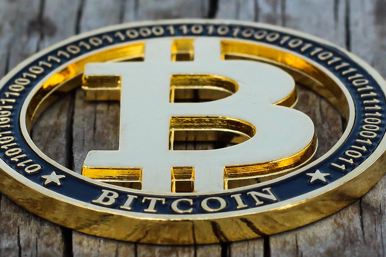 比特币减半满周年、涨逾三成！机构进场加速牛市