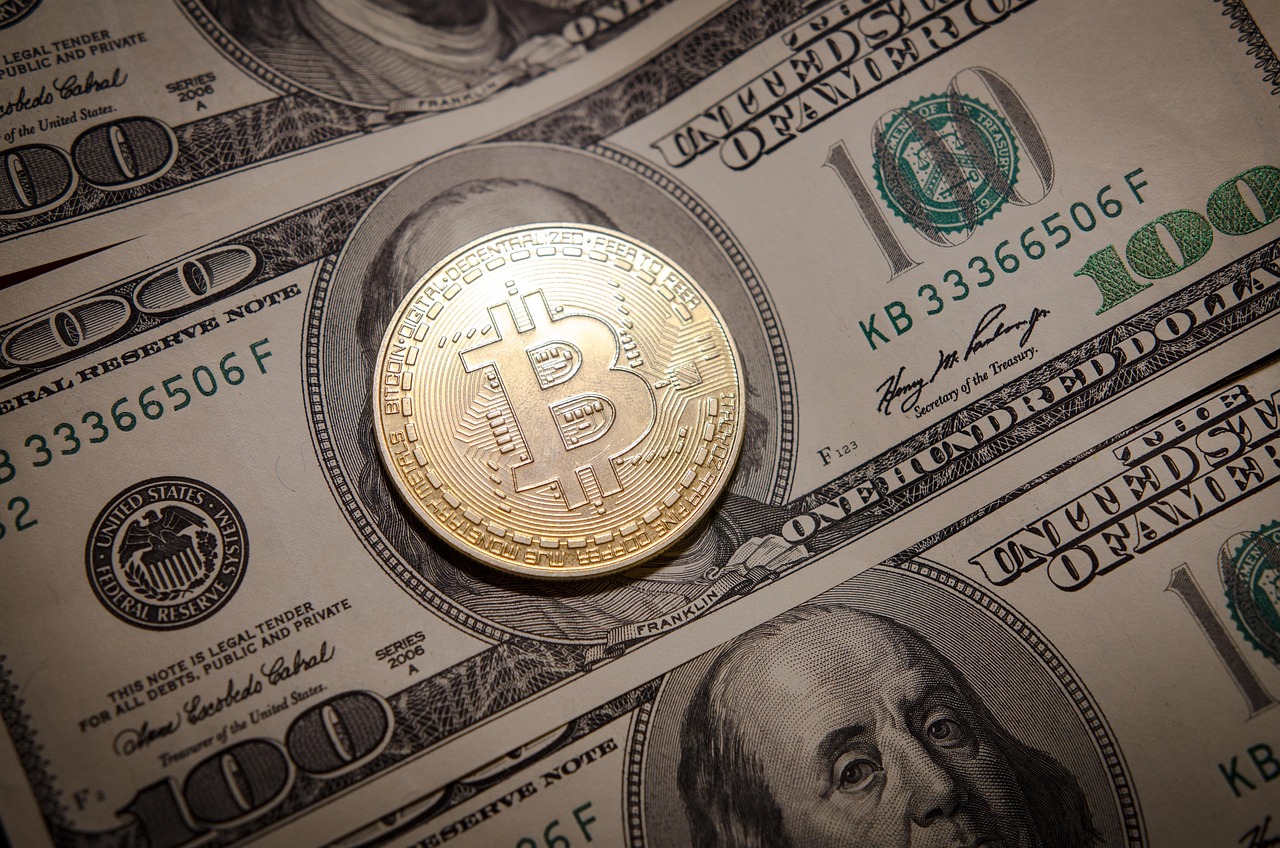 黄金再飙新高！数据：比特币通常在100~150天内跟进拉涨