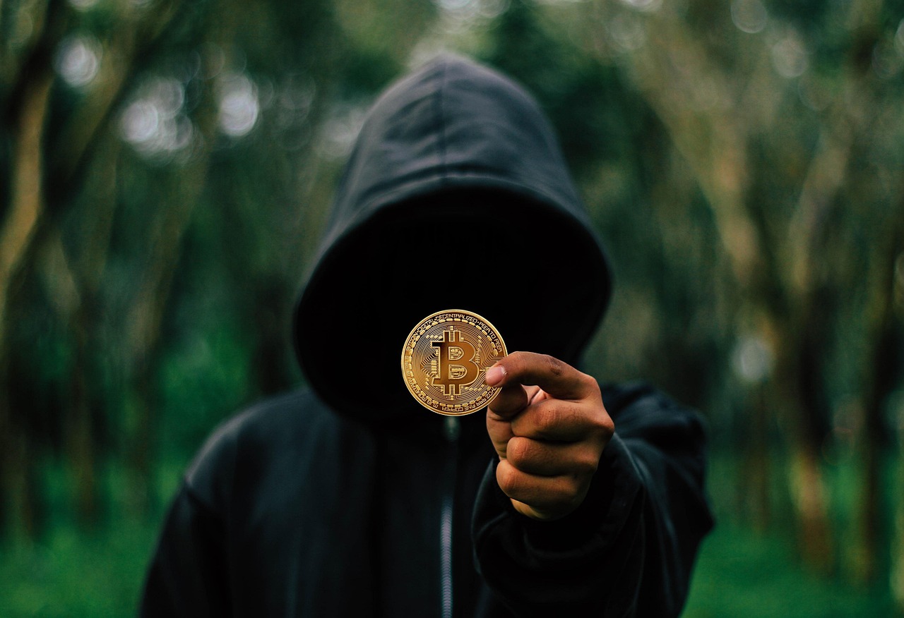 余弦：Hyperliquid上50倍杠杆巨鲸再以452万USDC做多ETH！爆仓价1391美元